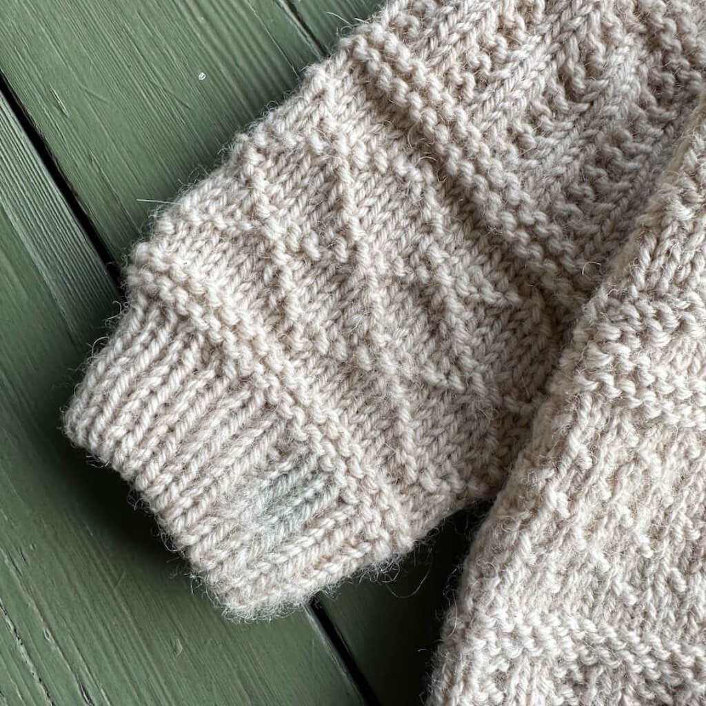 PetiteKnit Pattern Storm Sweater Junior Strickanleitung - PetiteKnit (Heft) bei bei bei bei Lieblingsgarn