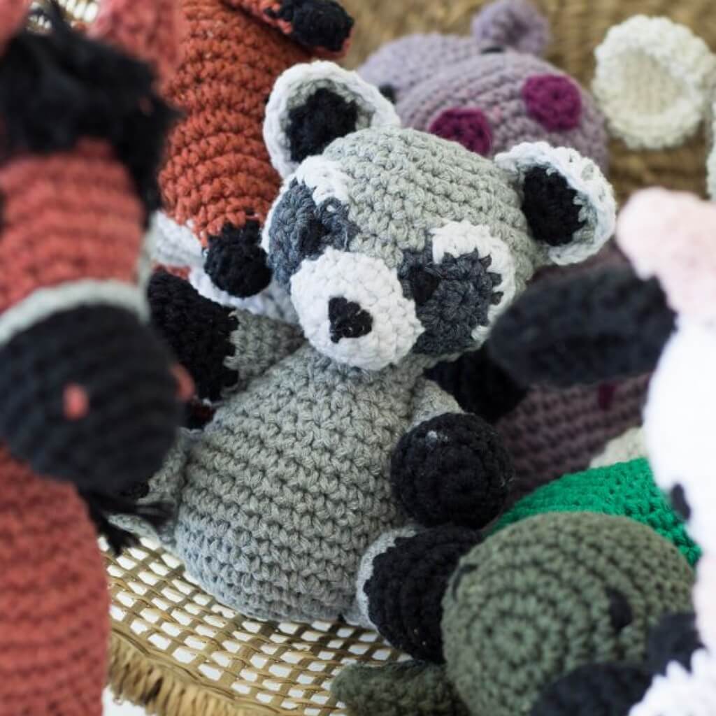 Hoooked Amigurumi Raccoon Ricky Häkelset - Hoooked bei bei bei bei Lieblingsgarn