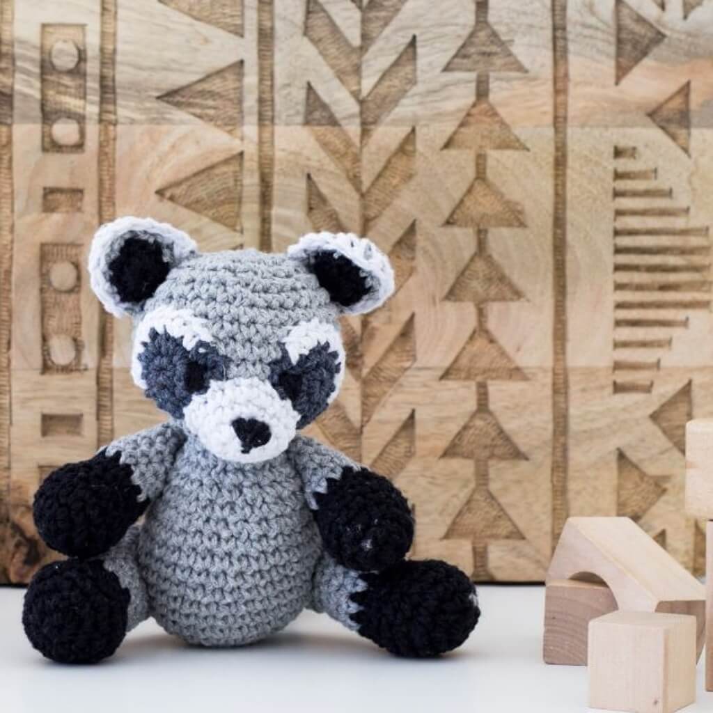 Hoooked Amigurumi Raccoon Ricky Häkelset - Hoooked bei bei bei bei Lieblingsgarn