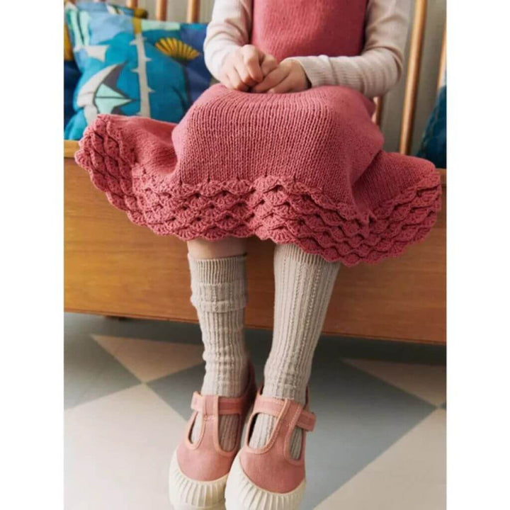 Sandnes Garn Pattern Roselyn Dress Junior Strickanleitung - Sandnes Garn (Heft) bei bei bei bei Lieblingsgarn