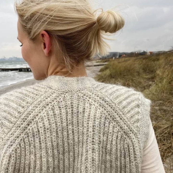 PetiteKnit Pattern Weste November Strickanleitung - PetiteKnit (Heft) bei bei bei bei Lieblingsgarn