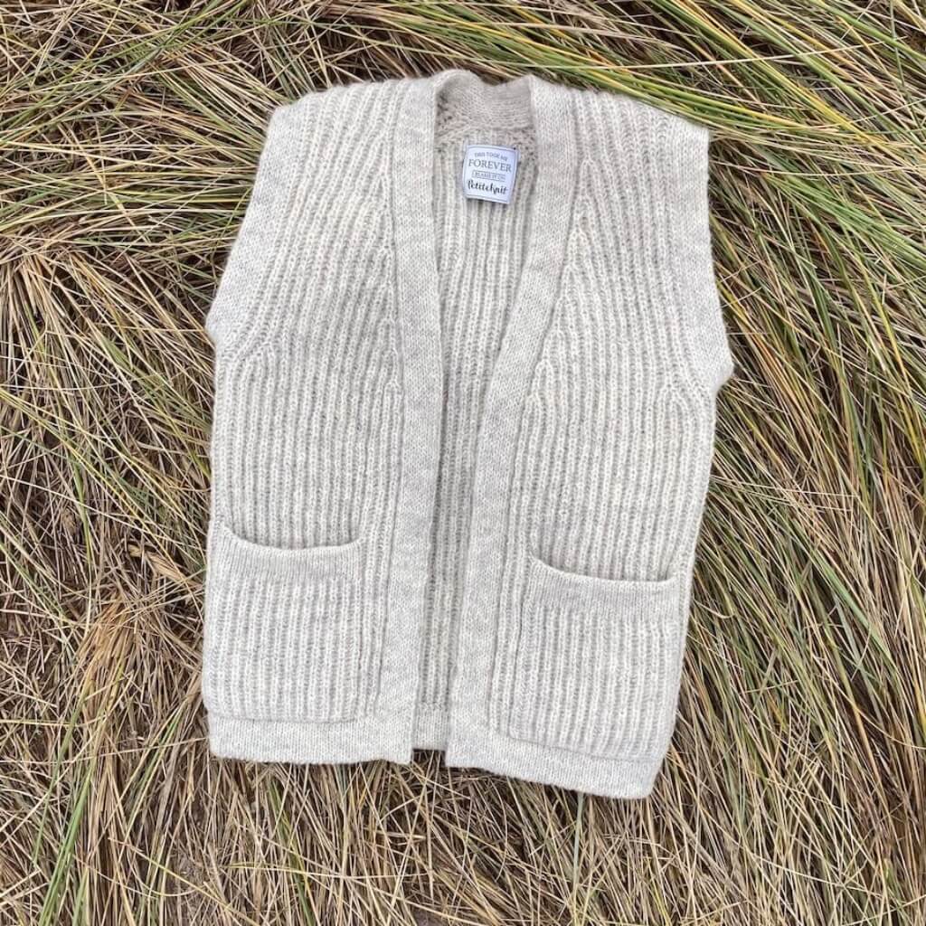 PetiteKnit Pattern Weste November Strickanleitung - PetiteKnit (Heft) bei bei bei bei Lieblingsgarn