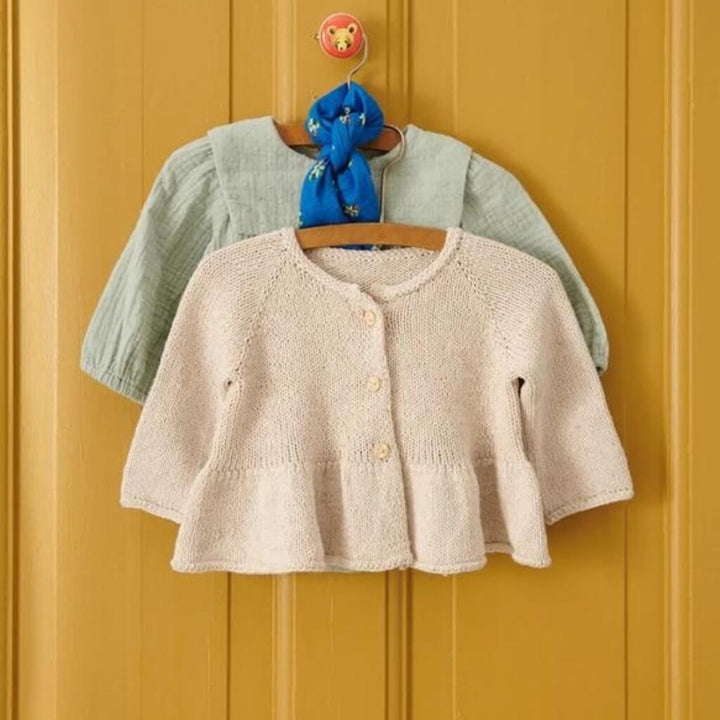 Sandnes Garn Pattern Jacke Dina Peplum Cardigan Strickanleitung - Sandnes Garn (Heft) bei bei bei bei Lieblingsgarn