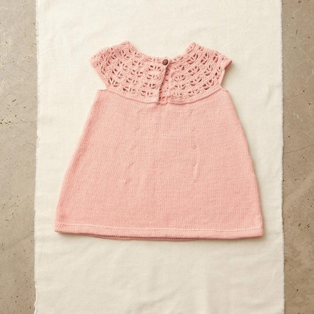 Sandnes Garn Kleid Indy Dress Baby Strickanleitung - Sandnes Garn (Heft) bei bei bei bei Lieblingsgarn