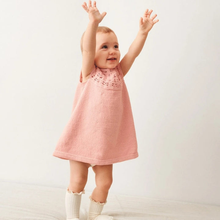 Sandnes Garn Kleid Indy Dress Baby Strickanleitung - Sandnes Garn (Heft) bei bei bei bei Lieblingsgarn