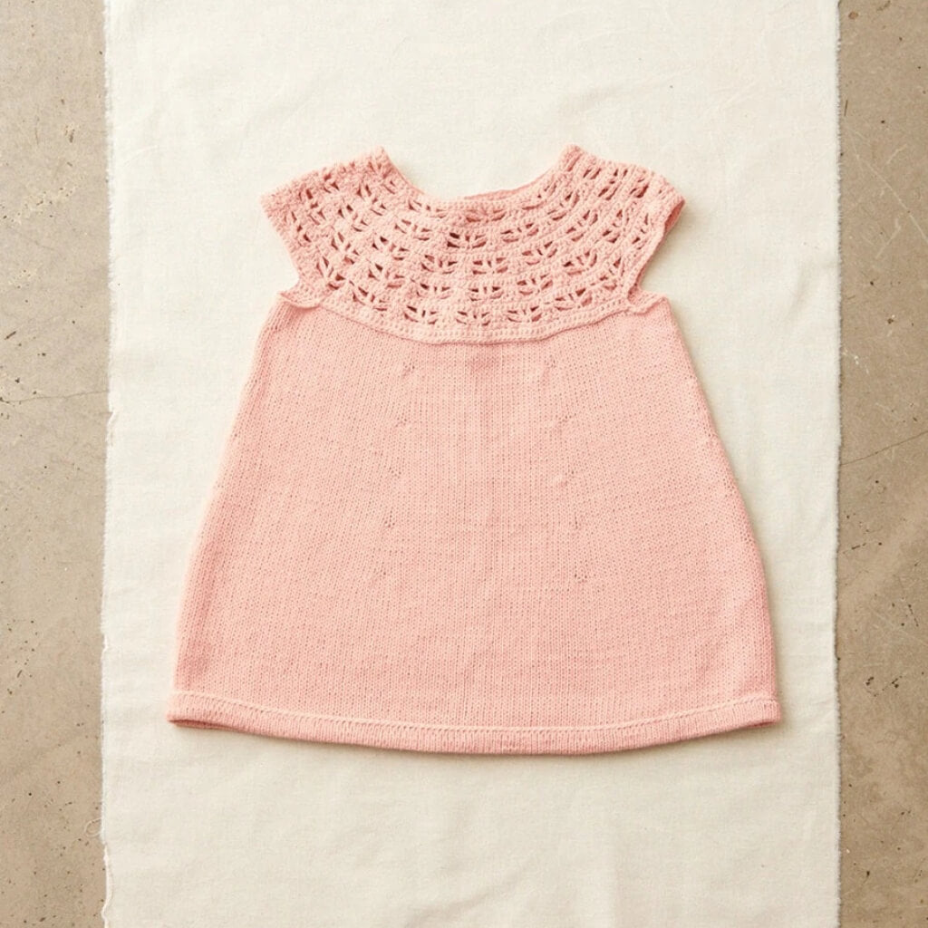 Sandnes Garn Kleid Indy Dress Baby Strickanleitung - Sandnes Garn (Heft) bei bei bei bei Lieblingsgarn