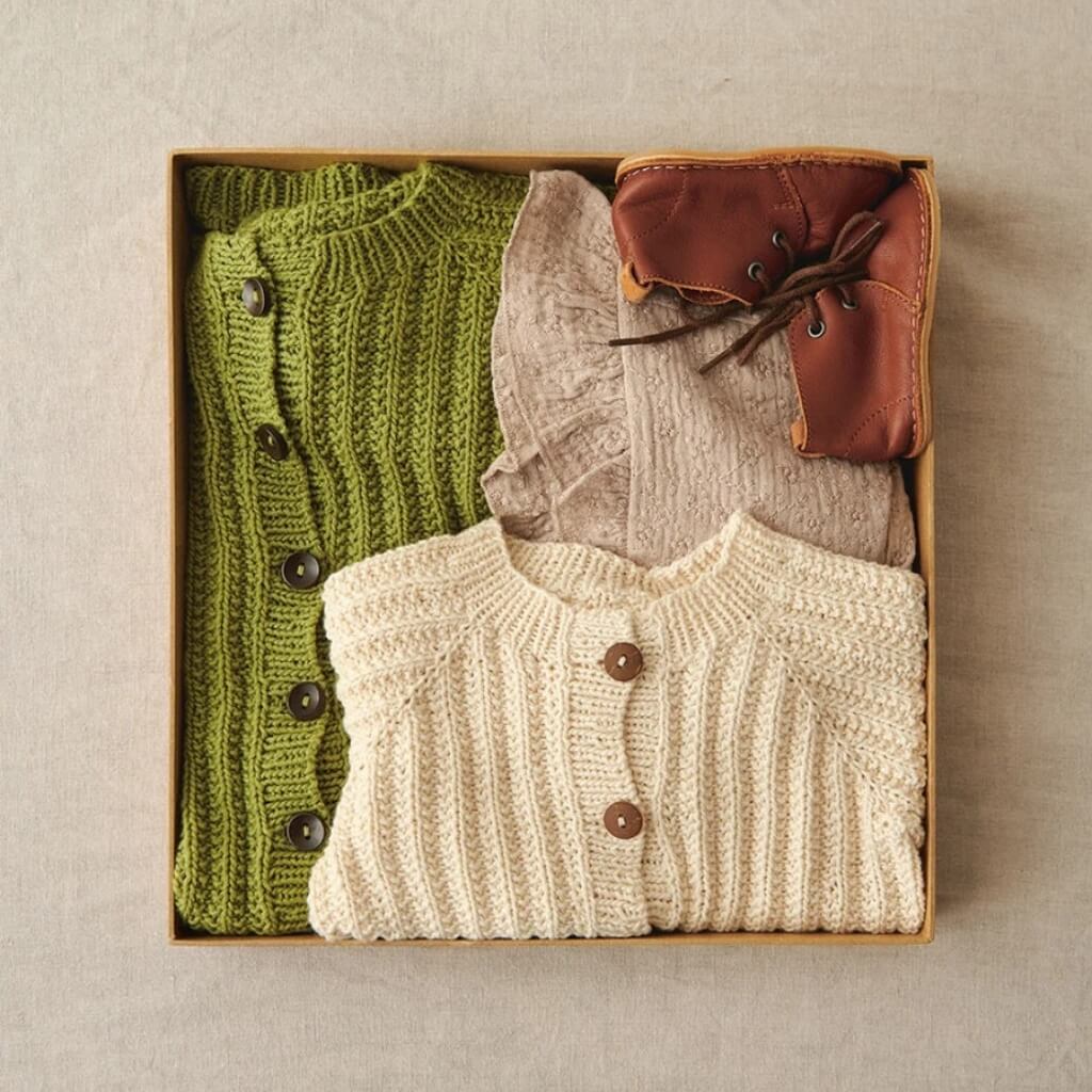 Sandnes Garn Ellis Cardigan Baby Strickanleitung - Sandnes Garn (Heft) bei bei bei bei Lieblingsgarn