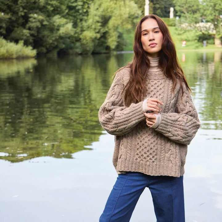 Sandnes Garn Wilbur Cable Sweater Strickanleitung - Sandnes Garn (Heft) bei bei bei bei Lieblingsgarn