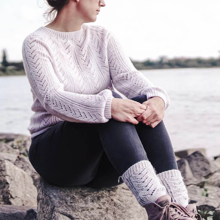 Carolin Balmes Serenas Lacesweater Strickanleitung - Carolin Balmes (PDF) bei bei bei bei Lieblingsgarn