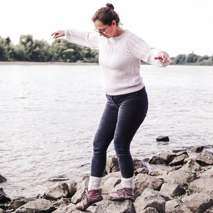 Carolin Balmes Serenas Lacesweater Strickanleitung - Carolin Balmes (PDF) bei bei bei bei Lieblingsgarn