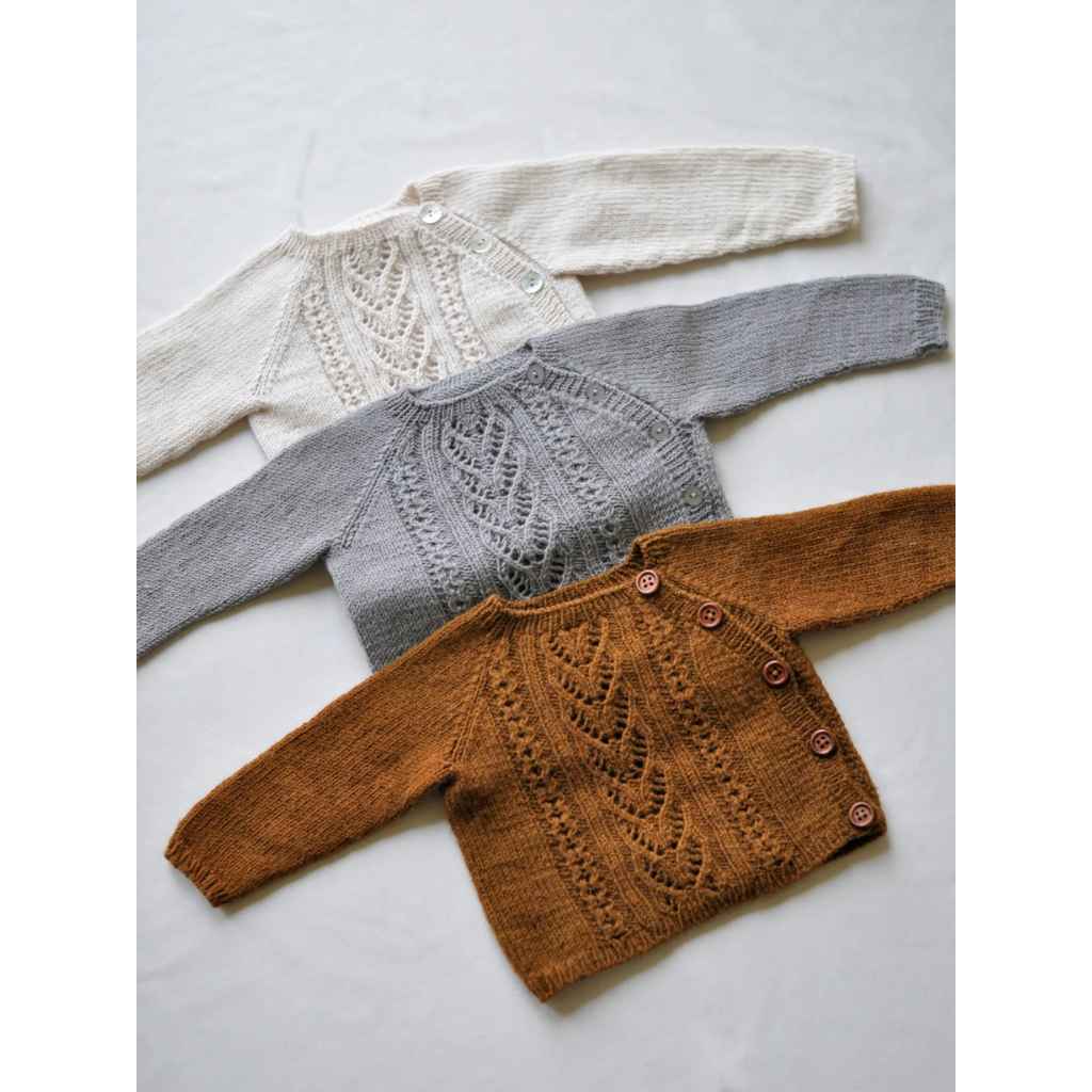 Yndestrikk Bladranke Jacke Strickanleitung – Produktansicht bei Lieblingsgarn