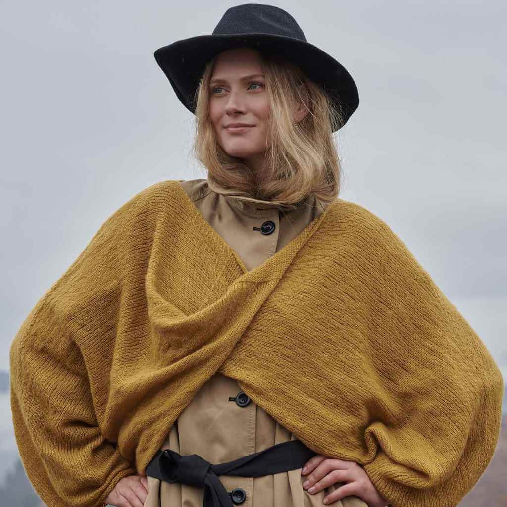 Kurzer gekreuzter Pullover Atenea Strickanleitung - Katia (PDF)