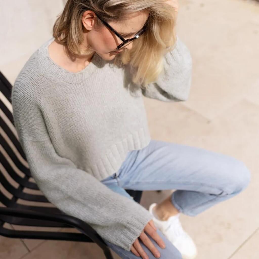 Lana Grossa Pattern Sneaker Sweater by sinchens knitwear Strickanleitung - Lana Grossa (Heft) bei bei bei bei Lieblingsgarn