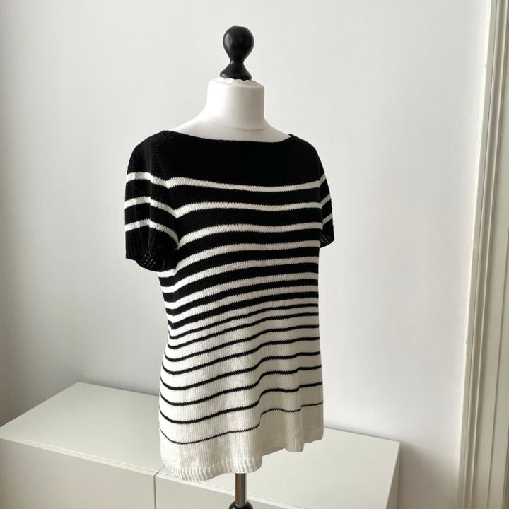 Strickauszeit Shirt Black and White Tee Strickanleitung - Strickauszeit (PDF) bei bei bei bei Lieblingsgarn