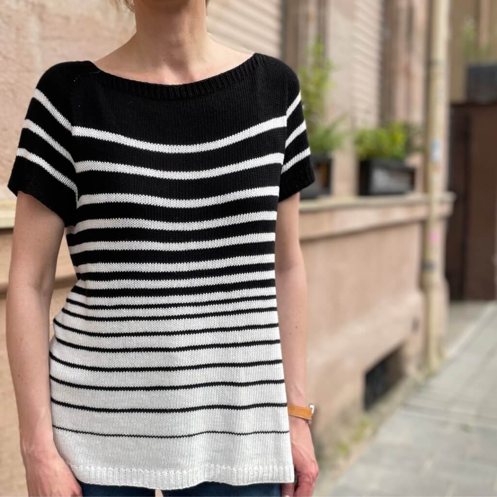 Strickauszeit Shirt Black and White Tee Strickanleitung - Strickauszeit (PDF) bei bei bei bei Lieblingsgarn