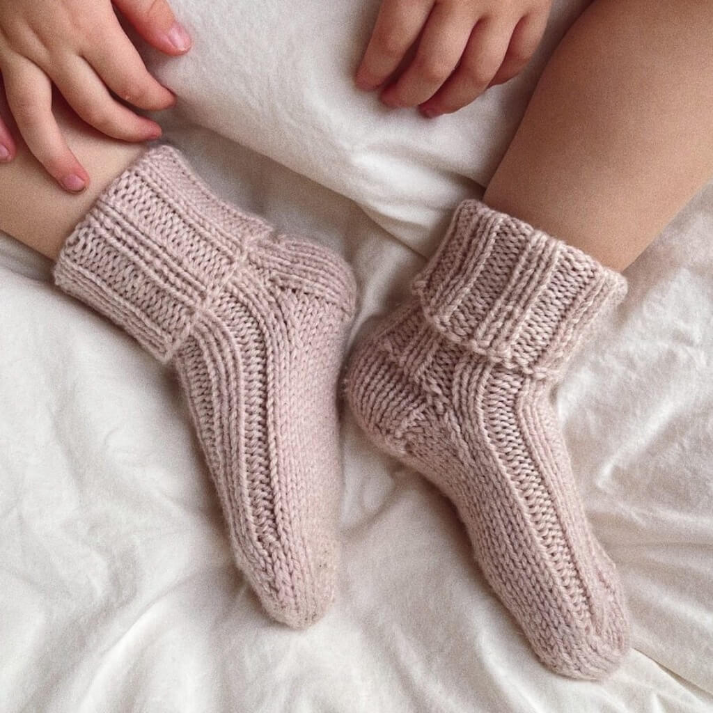 PetiteKnit Pattern Kindersocken Sunday Socks Junior Strickanleitung - PetiteKnit (Heft) bei bei bei bei bei Lieblingsgarn