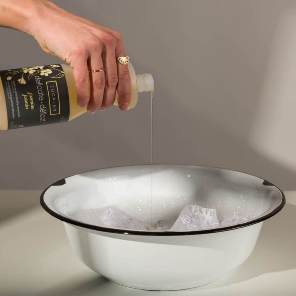 Eucalan 500 ml - Waschmittel für Wolle, Seide und Naturfasern bei bei bei bei bei bei bei bei bei bei bei bei Lieblingsgarn