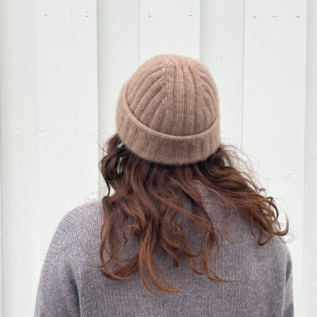 wemadewardrobe Mütze Lotta Hat Strickanleitung - wemadewardrobe (PDF) bei bei bei bei bei bei bei bei Lieblingsgarn