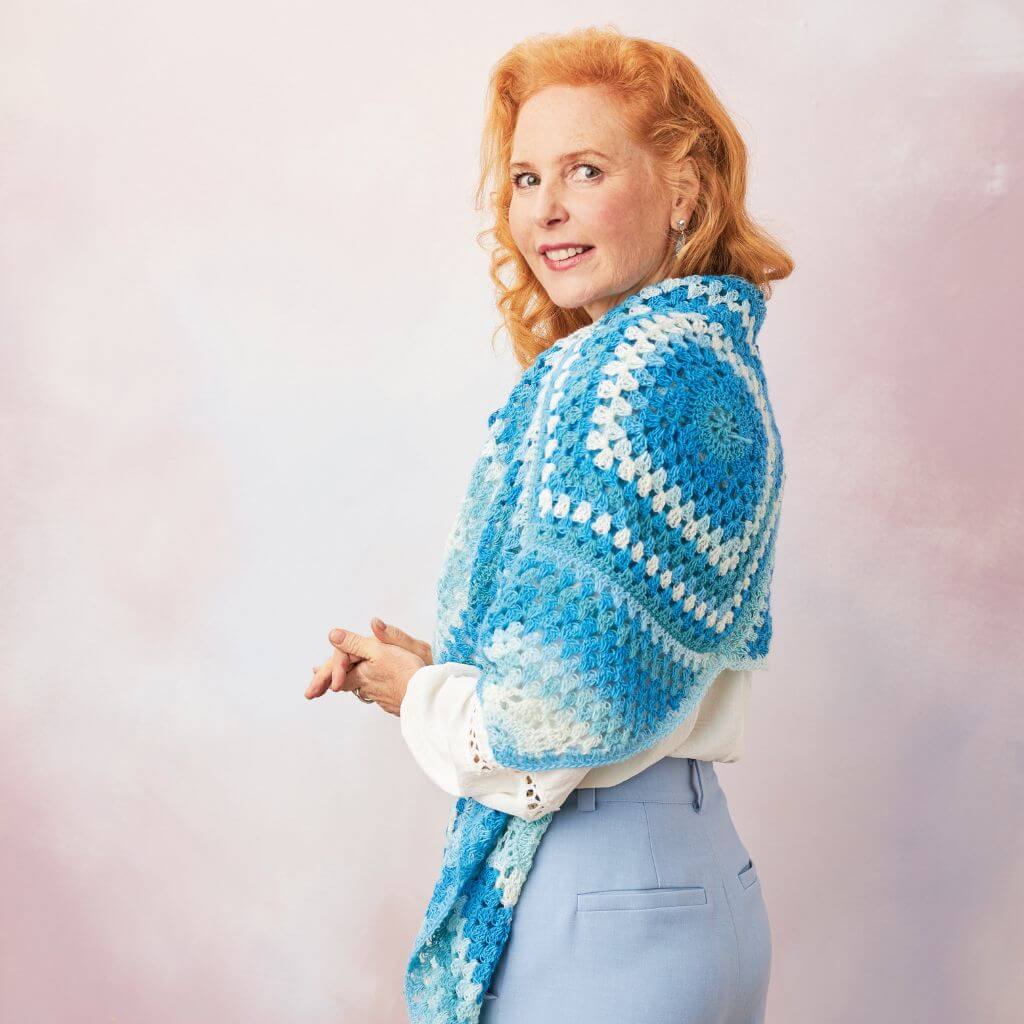 Woolly Hugs Pattern Damen Stola Geolina Häkelanleitung - Woolly Hugs (PDF) bei bei bei bei Lieblingsgarn
