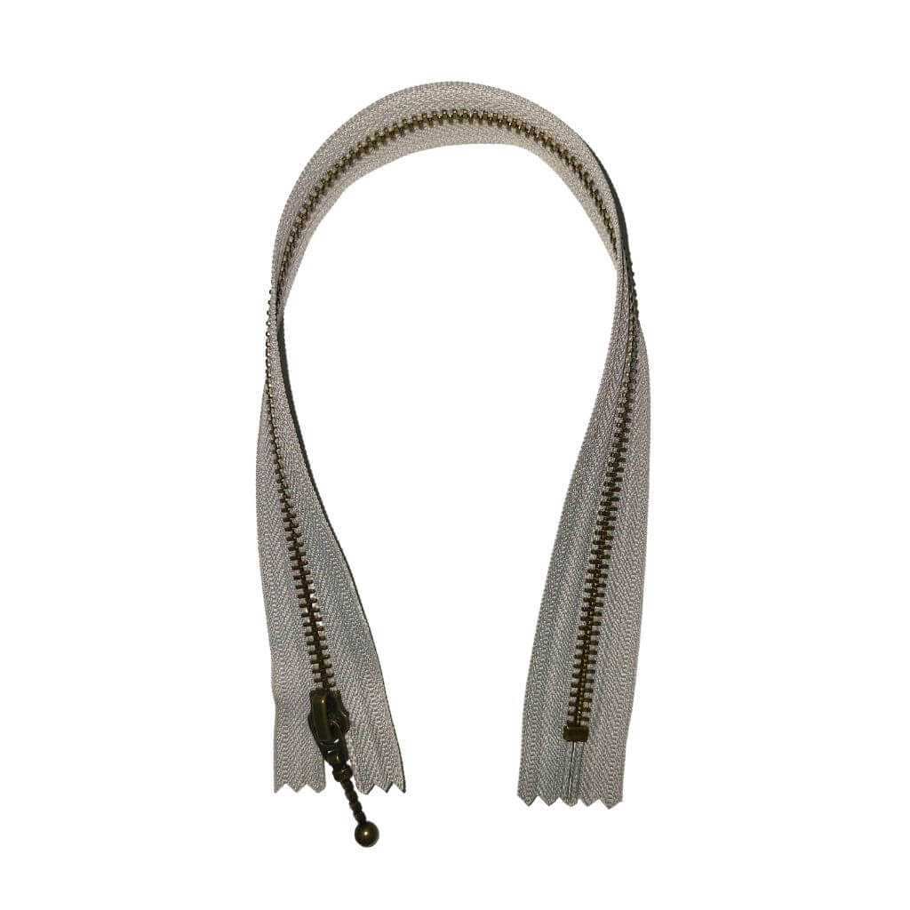 YKK Reißverschluss nicht teilbar 36 cm, Farbe 576 Hellgrau – Metall und Polyester bei Lieblingsgarn