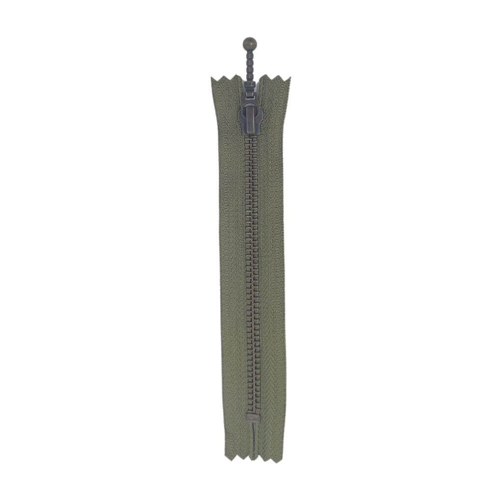 YKK Reißverschluss nicht teilbar 18 cm, Farbe 011 Olivgrün – Metall und Polyester bei Lieblingsgarn