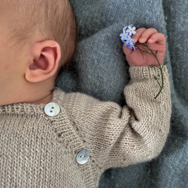 Yndestrikk Pattern Baby Knöpfebody Strickanleitung - Yndestrikk (PDF) bei bei bei bei Lieblingsgarn