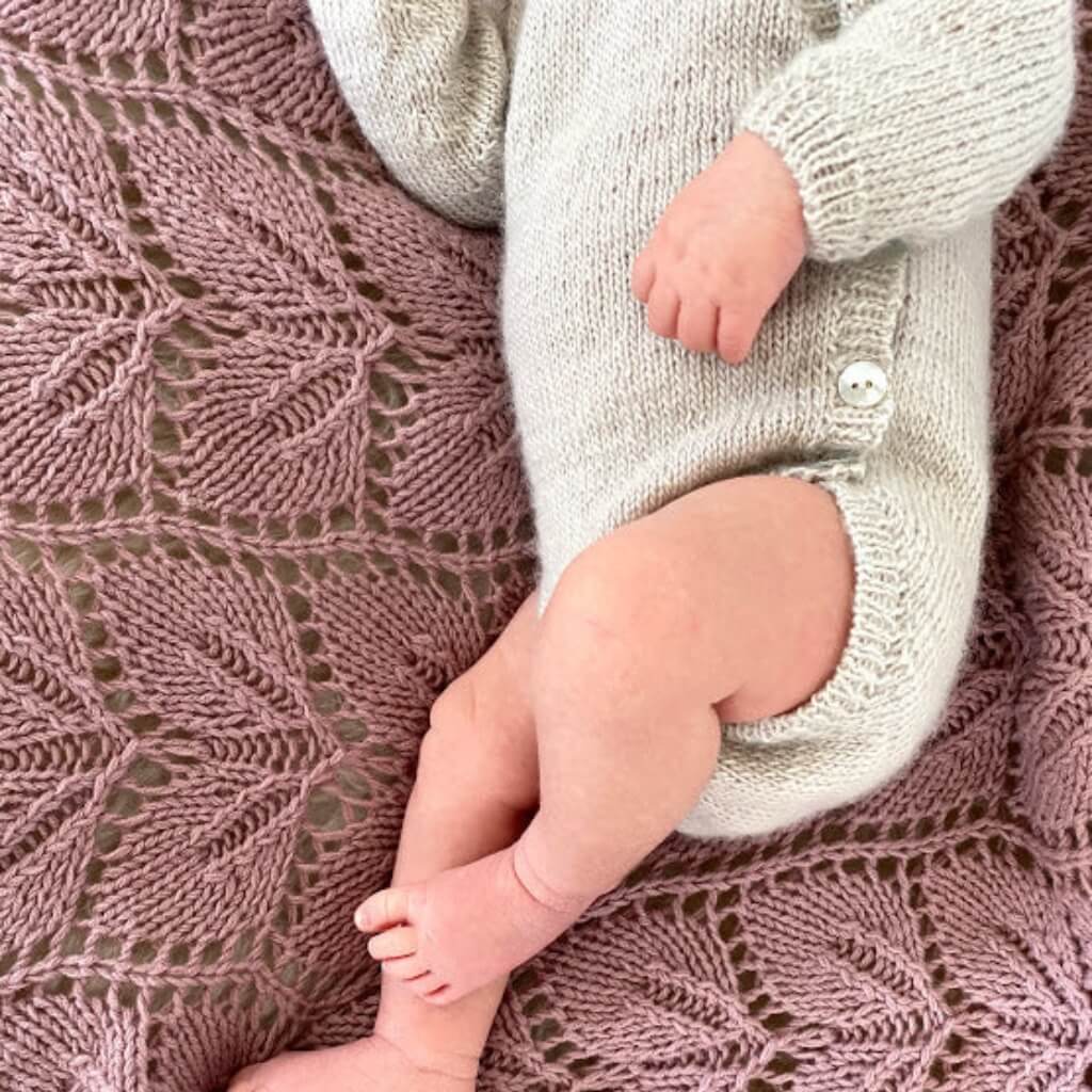 Yndestrikk Pattern Baby Knöpfebody Strickanleitung - Yndestrikk (PDF) bei bei bei bei Lieblingsgarn