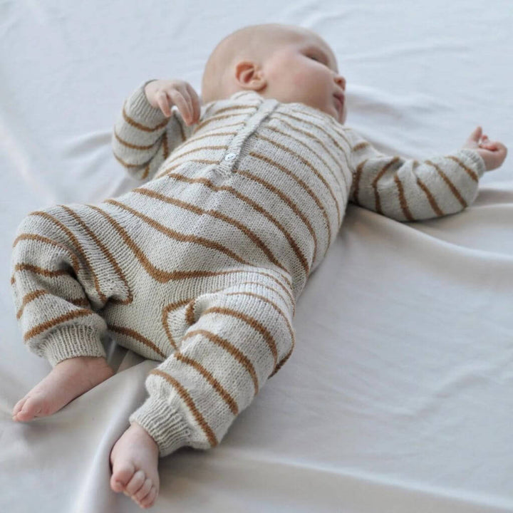 Yndestrikk Pattern Babystrampler Theos Strickanleitung - Yndestrikk (PDF) bei bei bei bei Lieblingsgarn