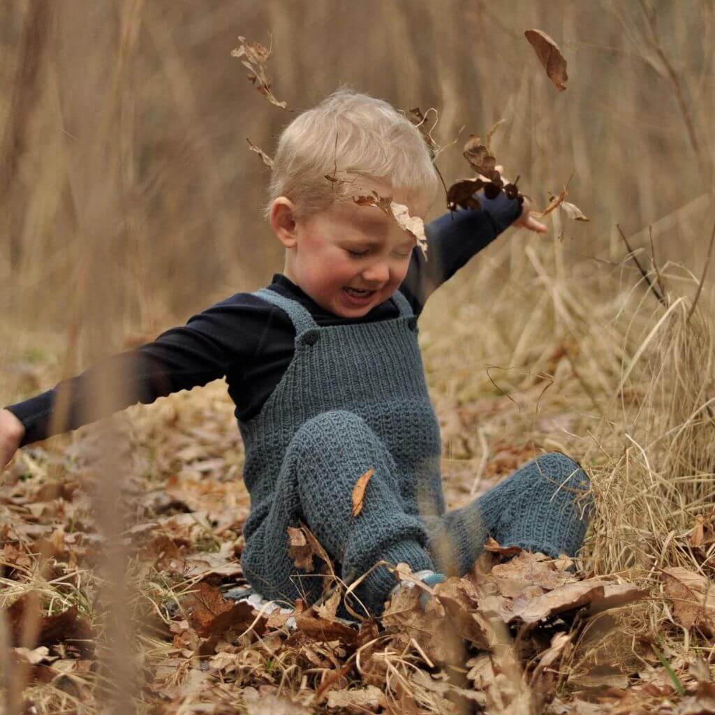 Yndestrikk Pattern Kinder Latzhose Tinde Strickanleitung - Yndestrikk (PDF) bei bei bei bei Lieblingsgarn